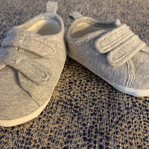 2 pairs of baby shoes 3-6 months
